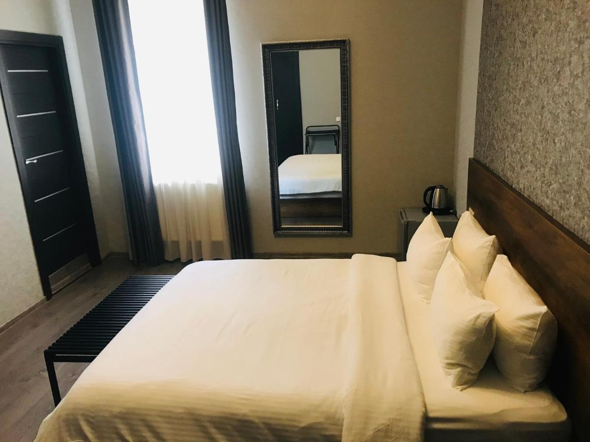 2Nd Floor Hotel Tbilisi Exteriör bild