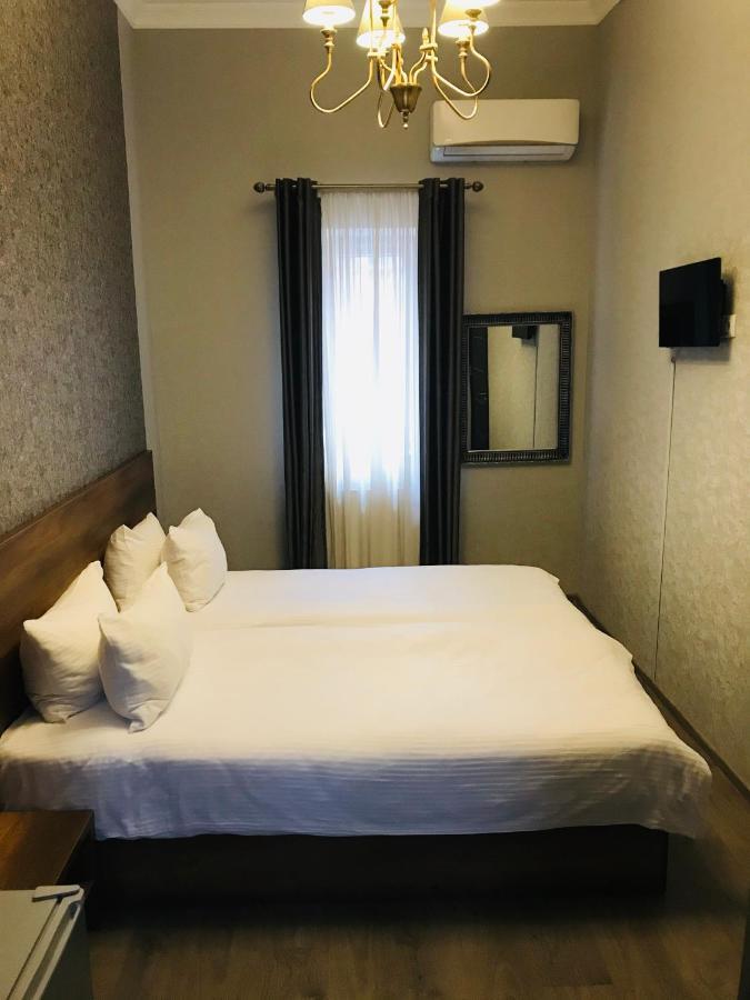 2Nd Floor Hotel Tbilisi Exteriör bild