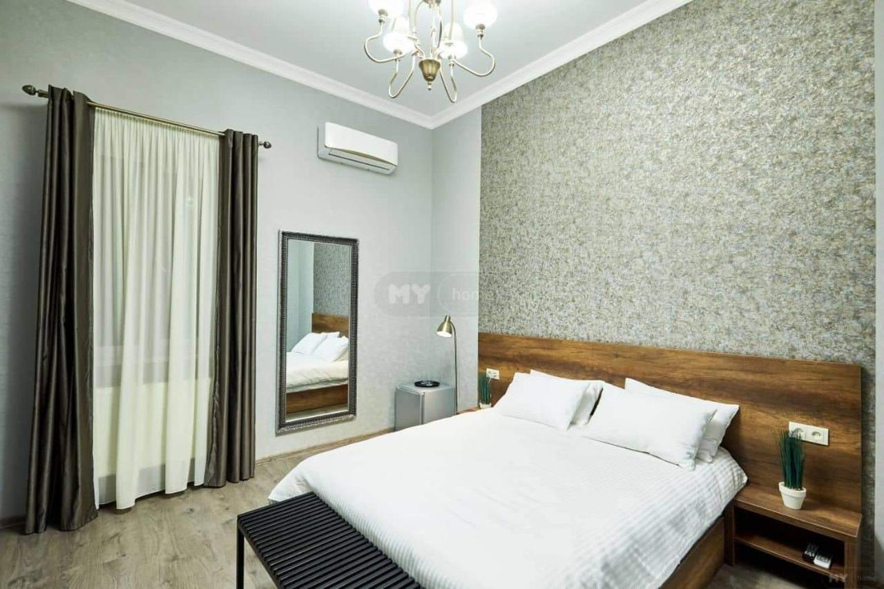 2Nd Floor Hotel Tbilisi Exteriör bild