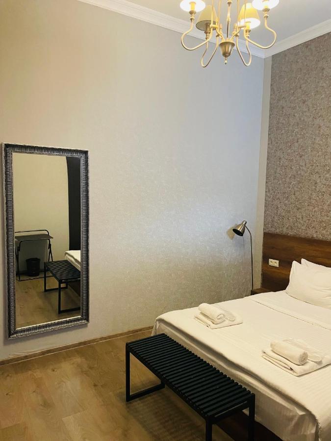 2Nd Floor Hotel Tbilisi Exteriör bild